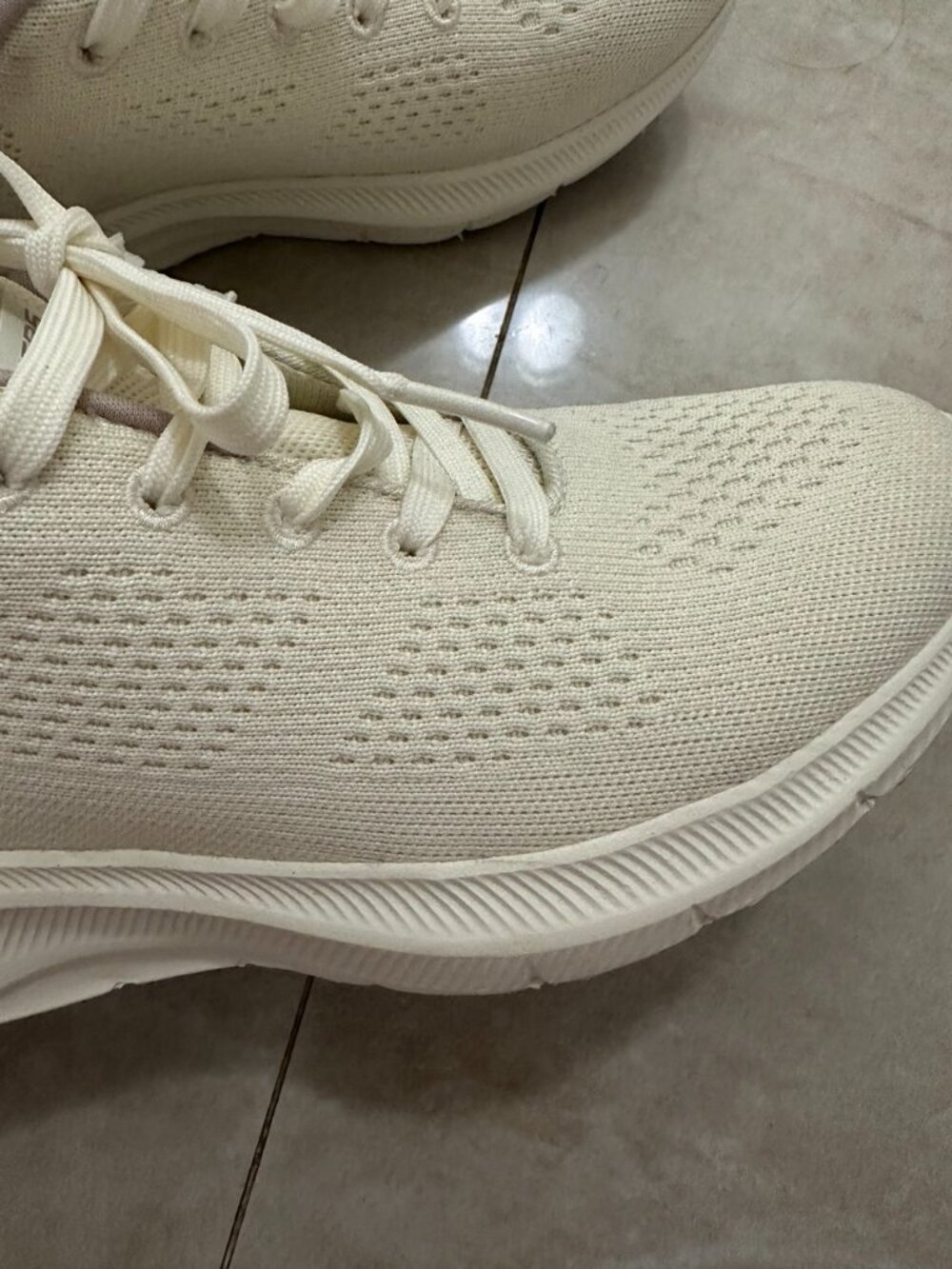 Skechers memory foam women's sneakers size 7.0 - Picture 2 of 2